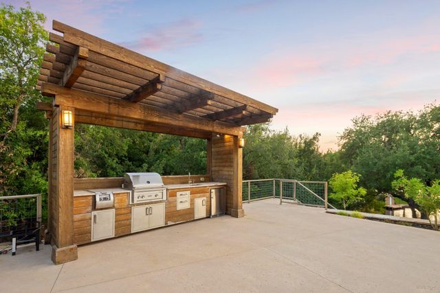 3504 Pack Saddle DR, Horseshoe Bay, TX 78657