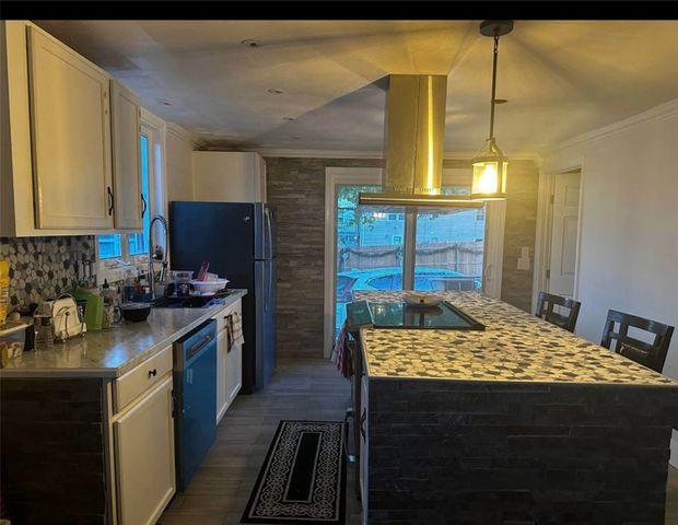 58 Surf Avenue, Warwick, RI 02889