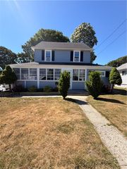 58 Surf Avenue, Warwick, RI 02889