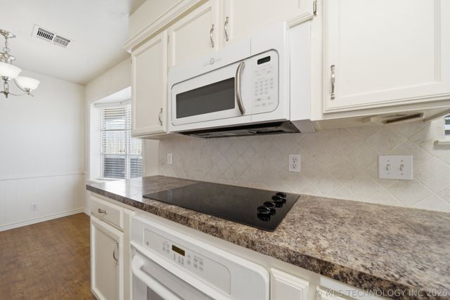 5728 E 62nd Street, Tulsa, OK 74136