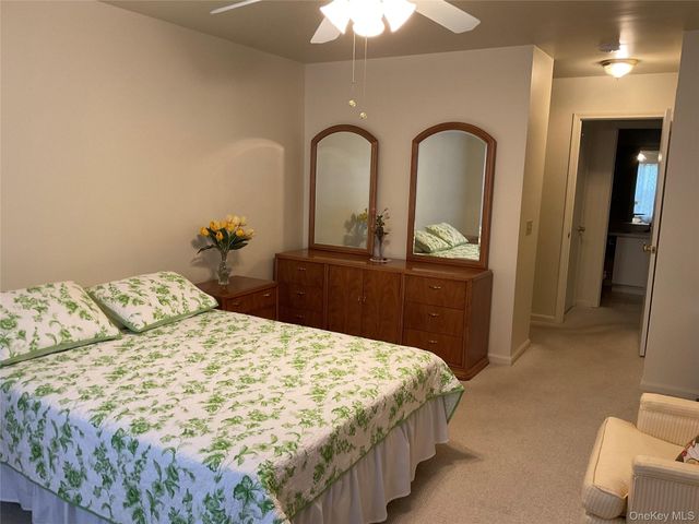 17 Tall Tree Lane, Poughkeepsie, NY 12601