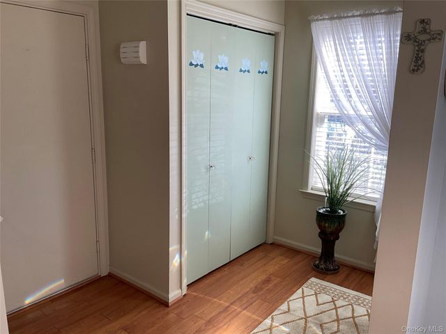 17 Tall Tree Lane, Poughkeepsie, NY 12601