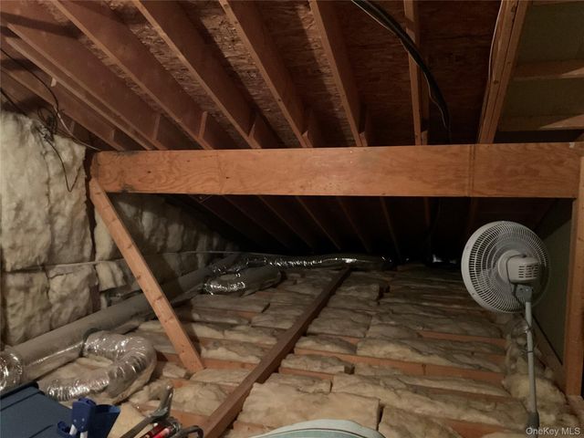 17 Tall Tree Lane, Poughkeepsie, NY 12601