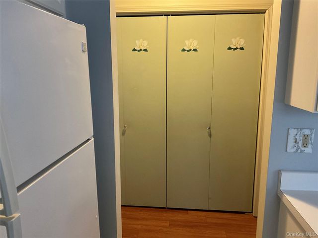 17 Tall Tree Lane, Poughkeepsie, NY 12601