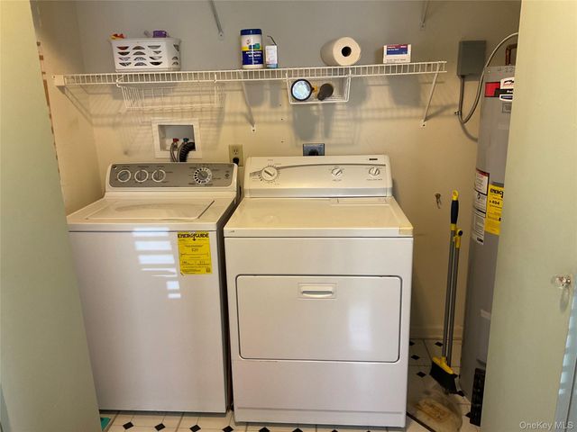 17 Tall Tree Lane, Poughkeepsie, NY 12601