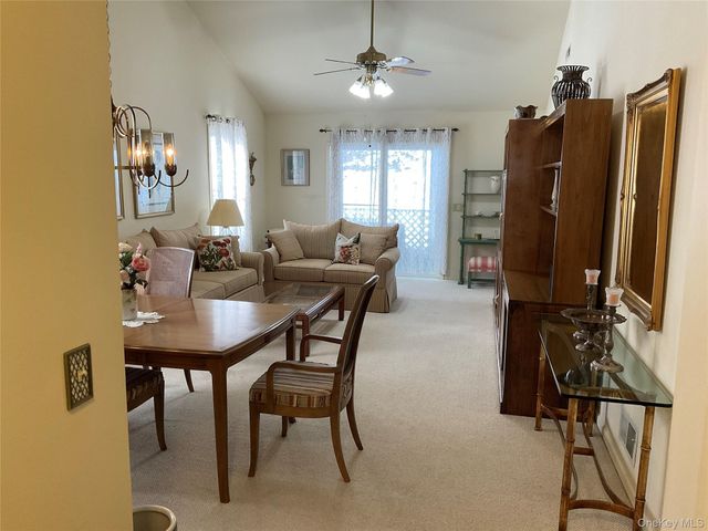 17 Tall Tree Lane, Poughkeepsie, NY 12601