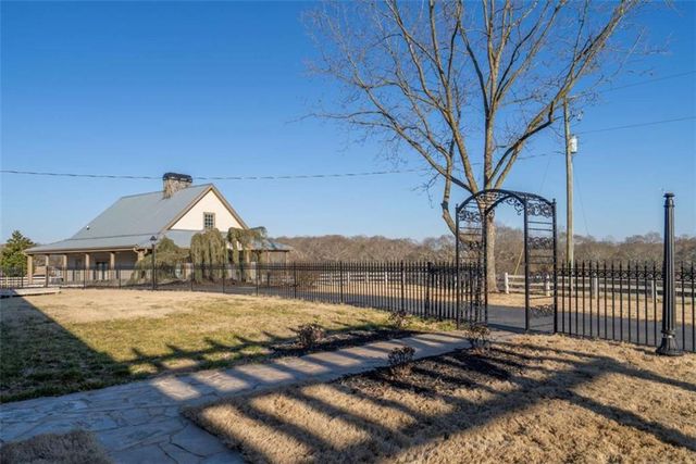 7527 Highway 326, Commerce, GA 30530