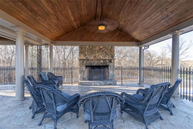 7527 Highway 326, Commerce, GA 30530