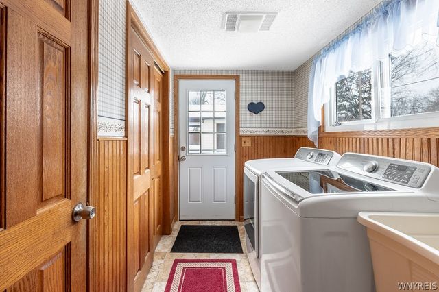 1715 Eddy Drive, North Tonawanda, NY 14120