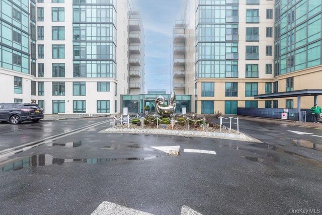 701 Ridge Hill Boulevard 8E, Yonkers, NY 10710