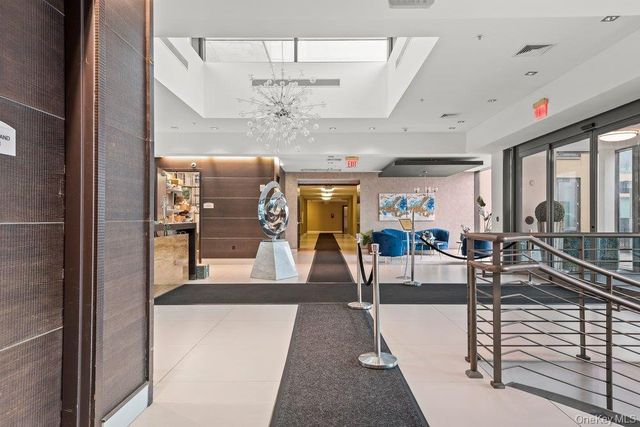 701 Ridge Hill Boulevard 8E, Yonkers, NY 10710