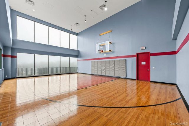 701 Ridge Hill Boulevard 8E, Yonkers, NY 10710