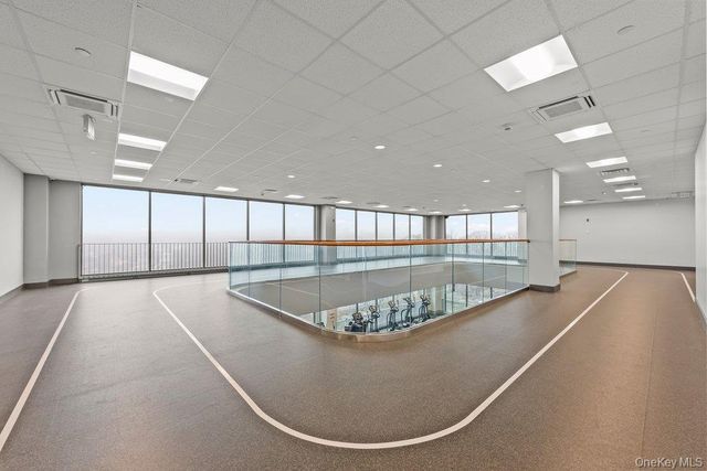 701 Ridge Hill Boulevard 8E, Yonkers, NY 10710