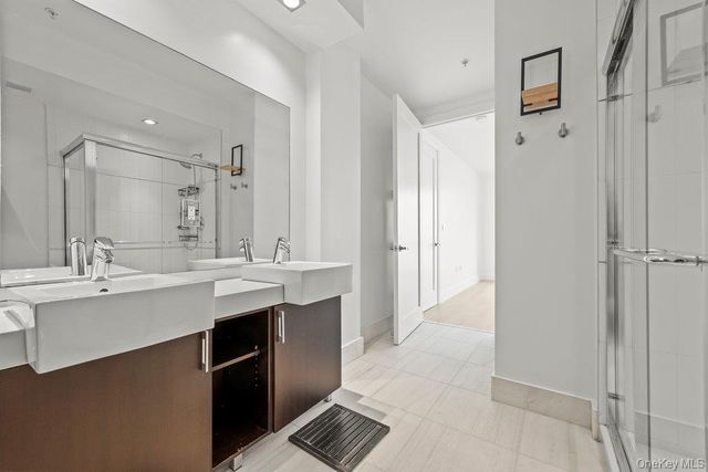 701 Ridge Hill Boulevard 8E, Yonkers, NY 10710