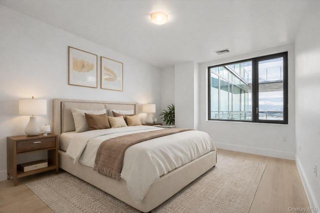 701 Ridge Hill Boulevard 8E, Yonkers, NY 10710