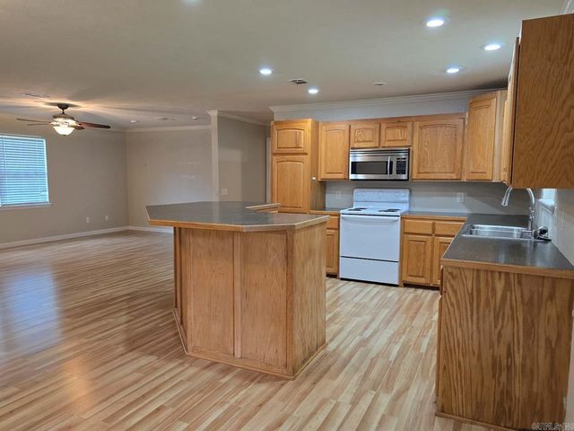 1103 Magnolia Ave, Mena, AR 71953