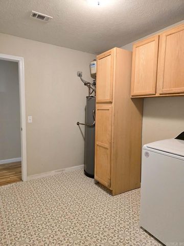 1103 Magnolia Ave, Mena, AR 71953