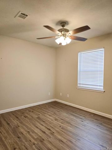 1103 Magnolia Ave, Mena, AR 71953