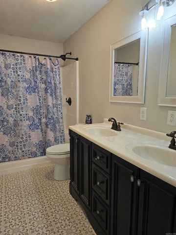 1103 Magnolia Ave, Mena, AR 71953