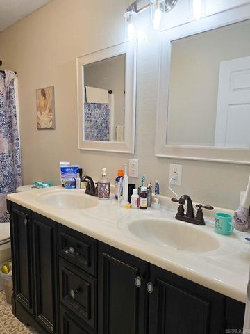 1103 Magnolia Ave, Mena, AR 71953