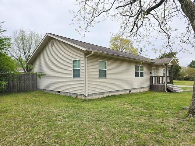 1103 Magnolia Ave, Mena, AR 71953