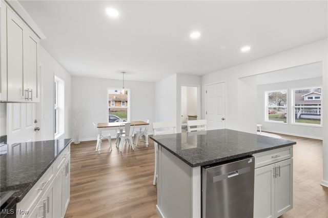 1337 Leonora Avenue, Akron, OH 44305