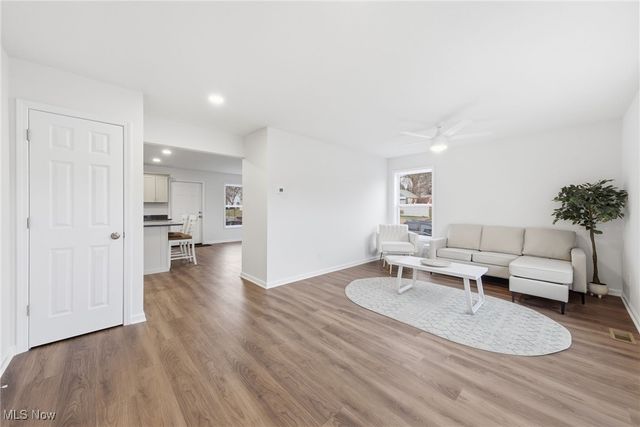 1337 Leonora Avenue, Akron, OH 44305