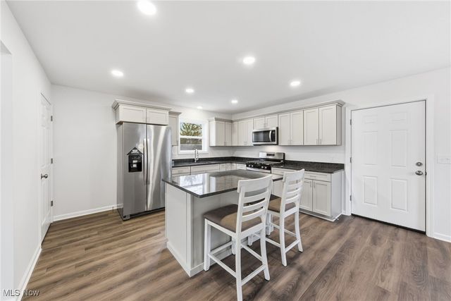 1337 Leonora Avenue, Akron, OH 44305