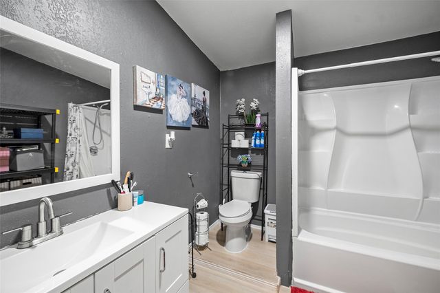 2061 Road 5100, Cleveland, TX 77327