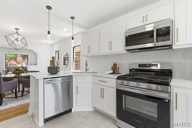 8524 Richard Avenue, University City, MO 63132