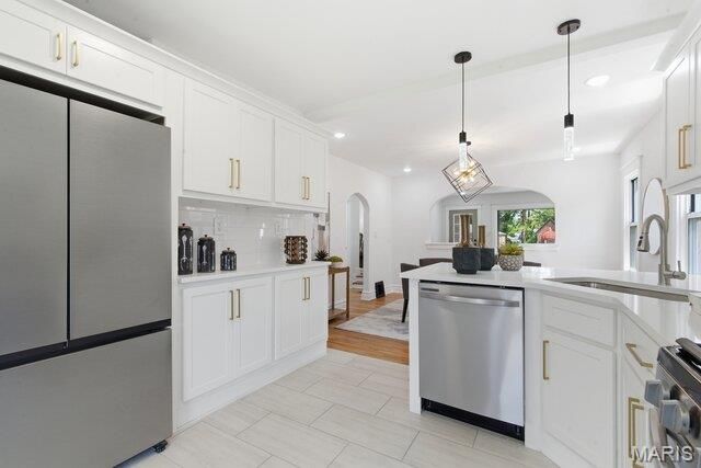 8524 Richard Avenue, University City, MO 63132