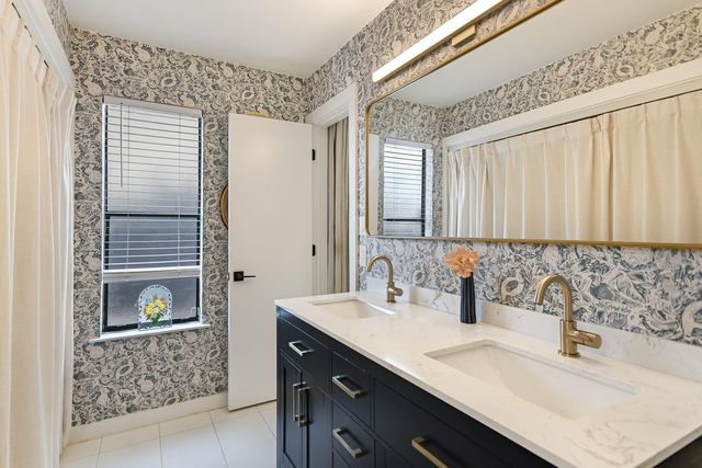 2605 Garrettson DR B, Austin, TX 78748