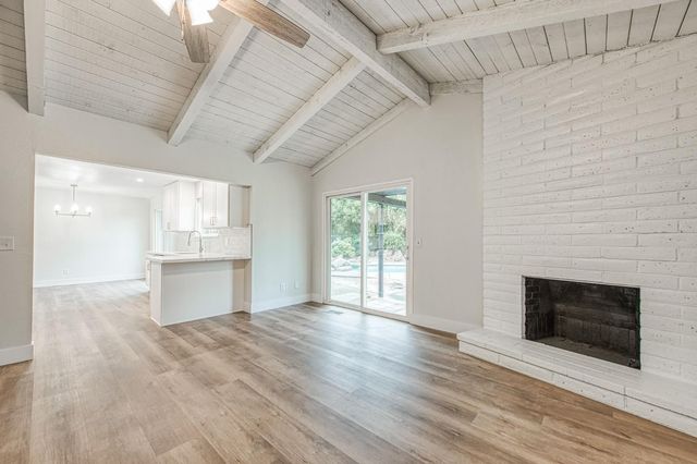 2058 W Vartikian Avenue, Fresno, CA 93711