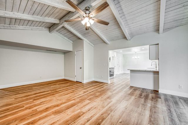 2058 W Vartikian Avenue, Fresno, CA 93711