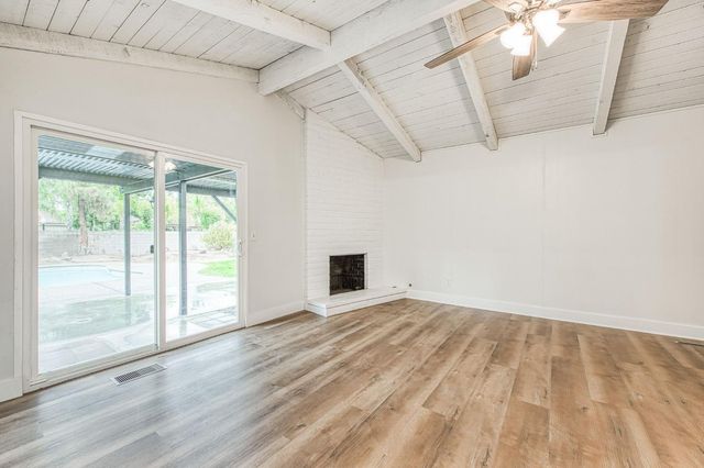 2058 W Vartikian Avenue, Fresno, CA 93711