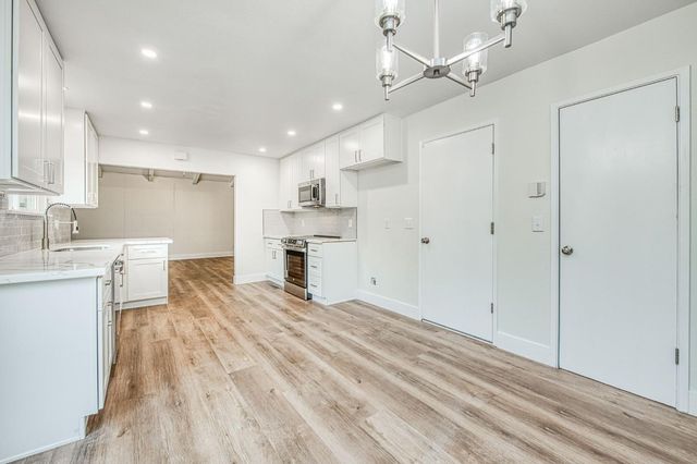 2058 W Vartikian Avenue, Fresno, CA 93711