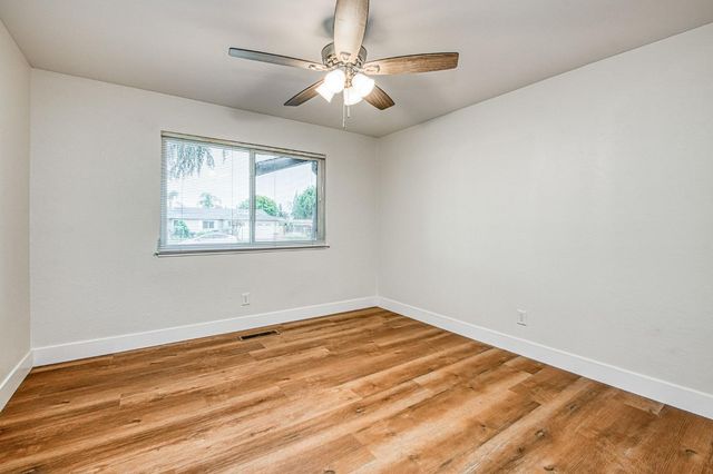 2058 W Vartikian Avenue, Fresno, CA 93711