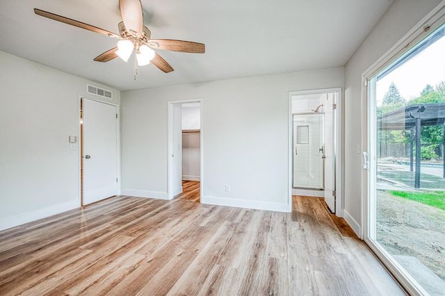 2058 W Vartikian Avenue, Fresno, CA 93711