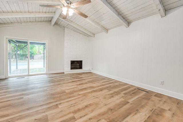 2058 W Vartikian Avenue, Fresno, CA 93711