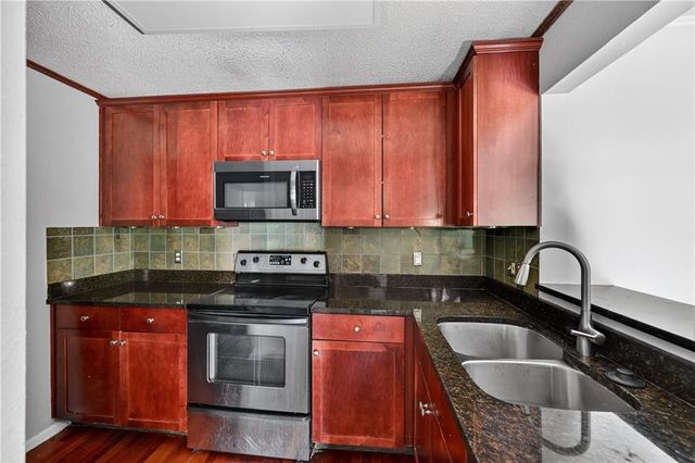 2657 Lenox Road NE H-110, Atlanta, GA 30324