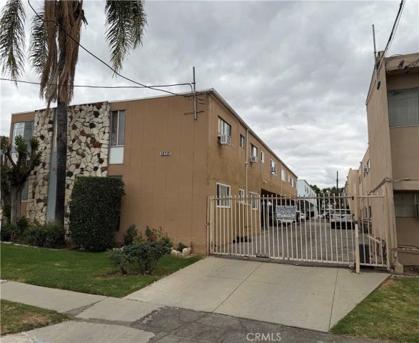 18315 Malden, Northridge, CA 91325