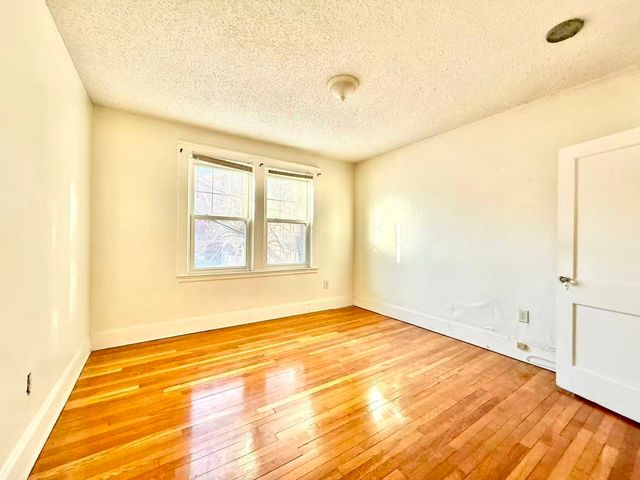 26 Chiswick Rd 6, Boston, MA 02135
