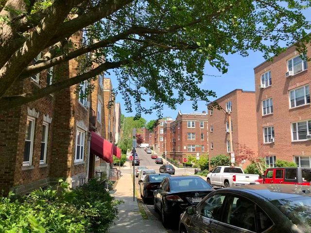 26 Chiswick Rd 6, Boston, MA 02135