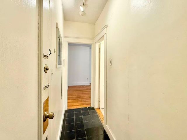 26 Chiswick Rd 6, Boston, MA 02135