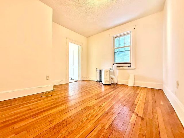 26 Chiswick Rd 6, Boston, MA 02135