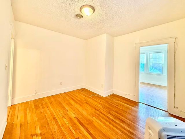 26 Chiswick Rd 6, Boston, MA 02135