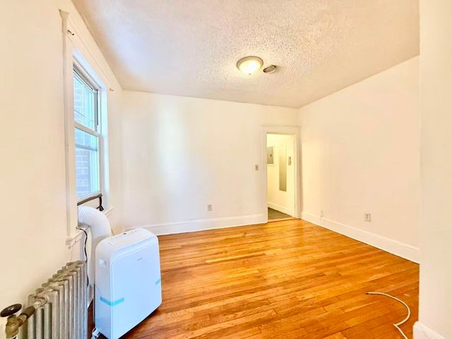 26 Chiswick Rd 6, Boston, MA 02135