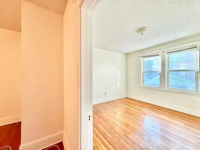 26 Chiswick Rd 6, Boston, MA 02135