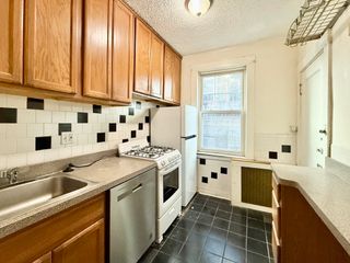 26 Chiswick Rd 6, Boston, MA 02135
