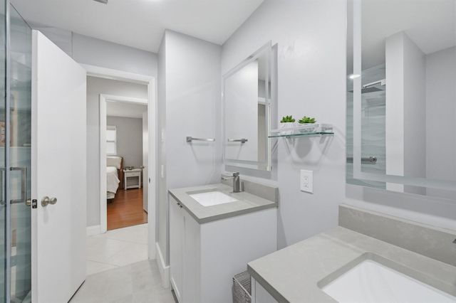 8386 Shadow Wood Boulevard, Coral Springs, FL 33071
